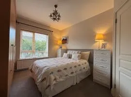 Spacious Two Bed near Airport