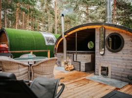 Panoramic Tube with Sauna & Hot Tub，位于Kloogaranna的乡村别墅