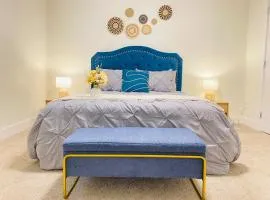 Modern Cozy Entire Guest Suite in Central Edmonton