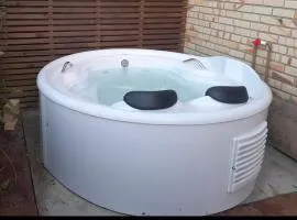 PRAIA DA FERRUGEM PÉ NA AREIA PRÓXIMO ao MAR, GAROPABA