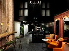 THE MOMENT CHIANGMAI - Seasonal Design Boutique