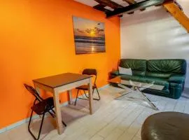 Cosy Smart and Modern Antony Centre