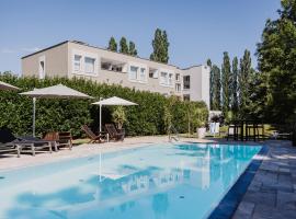 Ewitsch 13 - Hotel Garni，位于Berghausen的酒店