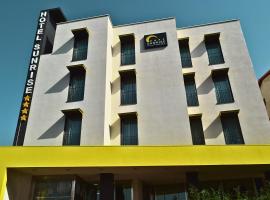 Sunrise Hotel，位于卡索里亚的酒店