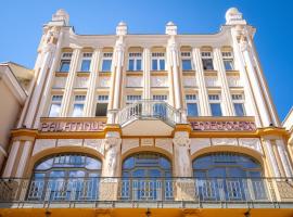 Palatinus Grand Hotel，位于佩奇的酒店