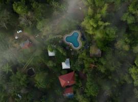 Pugmarks Jungle Resort，位于Chekadi的酒店