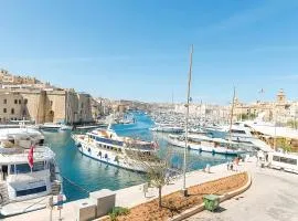 Historic Ground Floor apartment in medieval knights house with Sea View at the Marina