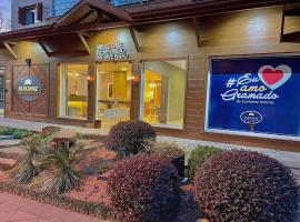 Eleganz Suítes Exclusive Centro，位于格拉玛多的酒店