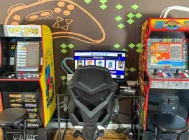 Homey Townhouse Near Lake & Sports Complex