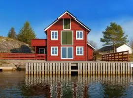Family-friendly Cabin with pier - Herdla to Bergen - 40 min