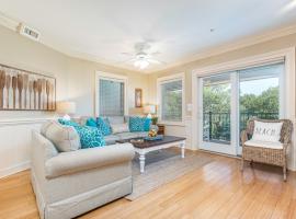 Brass Rail 317，位于泰比岛的带热水浴缸的酒店