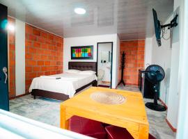 GREEN APARTMENT "El Jardín"，位于希龙的酒店