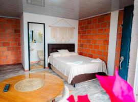 GREEN APARTMENT "el bosque"，位于希龙的酒店