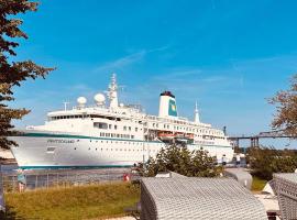 Kanal-Haus "Das Gästehaus direkt am NOK"，位于奥斯特若菲尔德的酒店