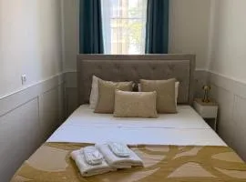 V&V La Vie Est Belle