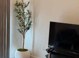 Modern 1-Bedroom Apartment in Downtown Baltimore，位于巴尔的摩的自助式住宿