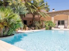 Prestigious 5-star garden villa