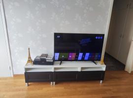 Nordic Haven，位于厄勒布鲁的带泳池的酒店