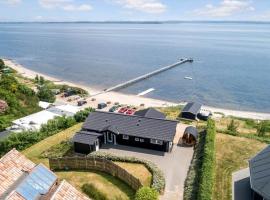 LF14194-Roslev-Bagvejen-26，位于Roslev的酒店