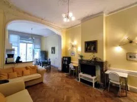 Bright 1BR with terrace near Montgomery