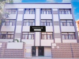 Townhouse Central Viman Nagar，位于Viman Nagar的酒店