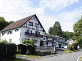 Landhotel und Restaurant Haus Steffens bei Calpas，位于艾托弗的酒店