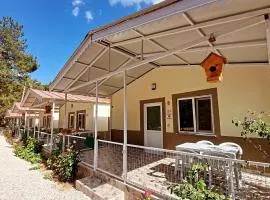 OLYMPOS YÖRÜK OTAĞI APART EVLERİ