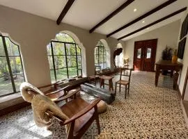 Casa 13 Floresta Boa Vista - Casa Espetacular com 6 Quartos e Arquitetura Única