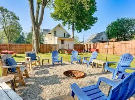 Cozy Hart Getaway with Fire Pit Less Than 1 Mi to Lake!