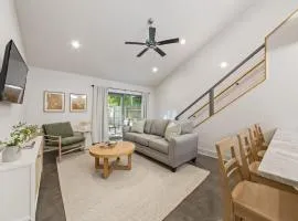 Modern King Bed Patio Central Lafayette