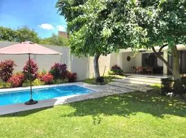 Burgos Cuernavaca Pool Terrace & Garden