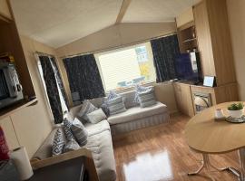 Lyon Robin hood caravan，位于Meliden的酒店