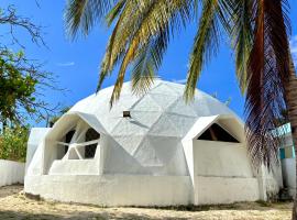 House with Pool, Rooftop, Terrace & Bar, AC，位于Chuburná的酒店