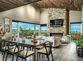 Luxury Log Home with a Hot Tub