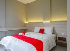 RedDoorz Near PRPP Marina Semarang
