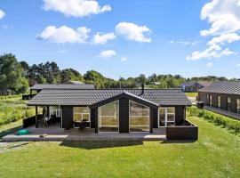 20150-Samso-Solsortevej-22，位于Nordby的带热水浴缸的酒店