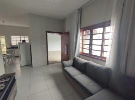 Excelente casa em Lavras，位于拉夫拉斯的酒店