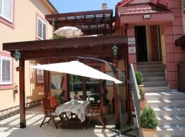 德拉戈维奇尼克希奇公寓酒店