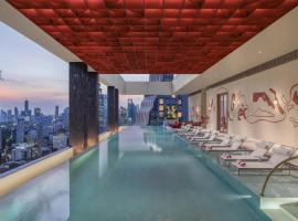Kromo Bangkok, Curio Collection By Hilton，位于曼谷的酒店