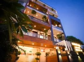 Hotel Maharaja Palace Boutique Hotels Near Medanta Medicity Gurgaon