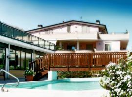 Villa Dei Romanzi，位于托尔托雷托的酒店