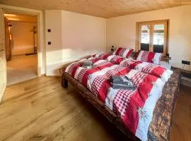 Lake View Chalet Mis