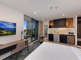 Littomore Suites Kingswood，位于彭里斯的酒店