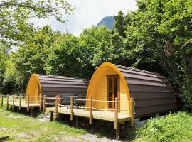 Traumhaftes Bungalow mit Seesicht - inklusive privatem Bad und Terrasse，位于Alpnach的酒店