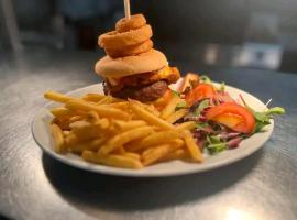 Graddon Cross Hotel，位于欧克汉普敦的酒店