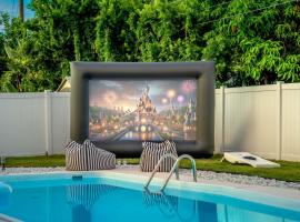 The Beverley Pool Hot Tub Near Clearwater Beach，位于克利尔沃特的酒店