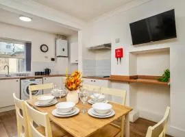 Birkenhead Haven - Sleeps 14 - Family and Group Stay