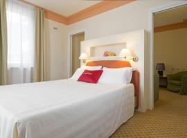 勒昂多洛卡斯特尔阿夸托酒店，位于卡斯泰拉尔夸托的酒店