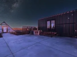 ART HAUS Grand Canyon South Rim - Hot Tub, Hammock, Movie Projector, Telescope