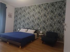 B&B camere fiori 8，位于加拉瑞特的酒店
